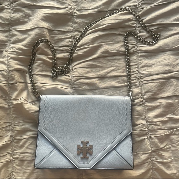 Tory Burch Handbags - Tory Burch Envelope Crossbody bag